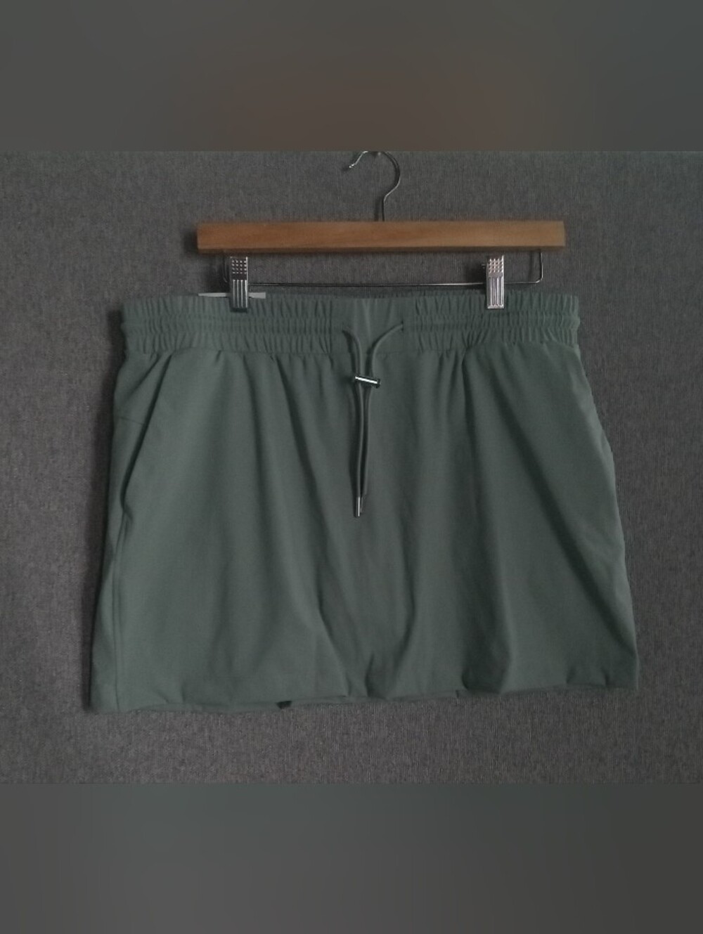 Womens Travel Drawstring Skort in Olive